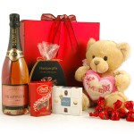 Champagne hamper for Mother's Day