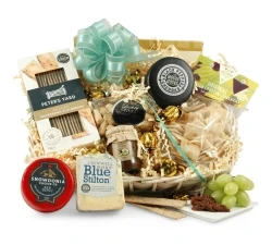 Three Cheese Hamper | with Chutney & Crackers