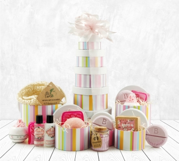 Gluten Free Christmas Hampers | Food Gifts | Hampergifts - Luxury Pamper Hamper Tower