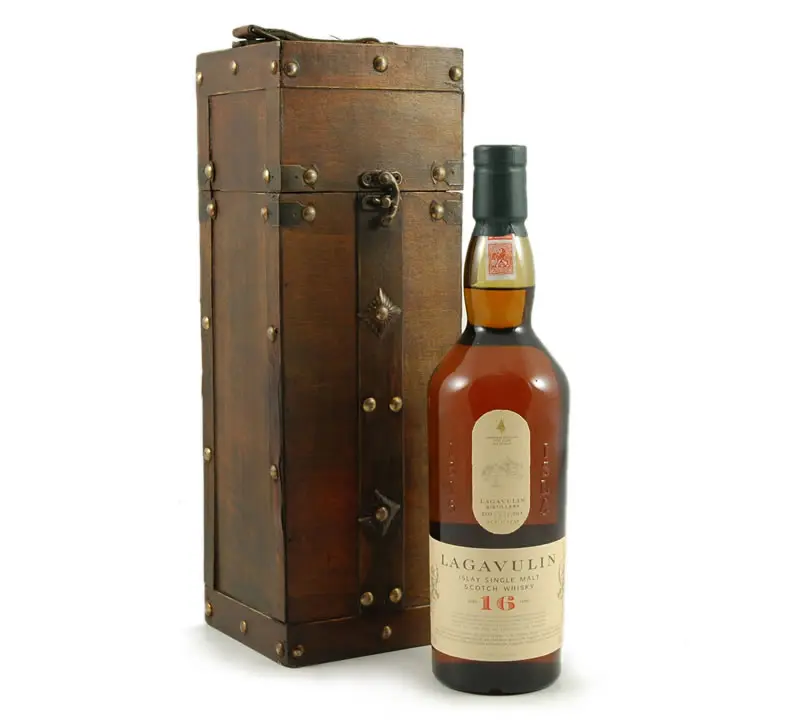 Lagavulin 16 in Wooden Gift Box